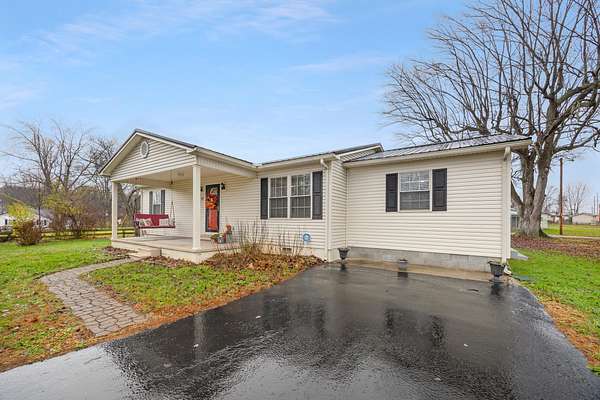 2.33 Acres of Residential Land with Home for Sale in Stanton, Kentucky