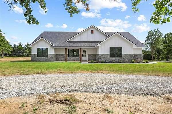 4 Acres of Land with Home for Sale in Colbert, Oklahoma