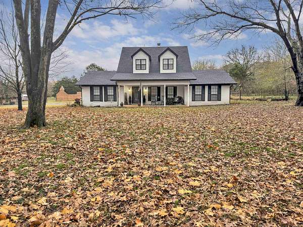 5 Acres of Residential Land with Home for Sale in Greenbrier, Arkansas