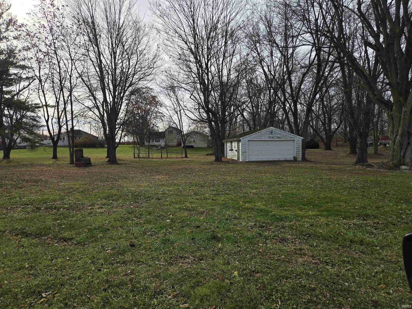 0.98 Acres of Residential Land for Sale in Pierceton, Indiana