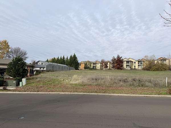 1.16 Acres of Residential Land for Sale in Medford, Oregon