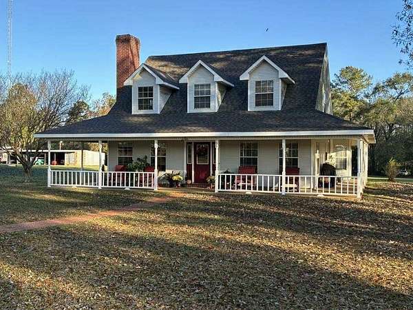 6.5 Acres of Land with Home for Sale in San Augustine, Texas