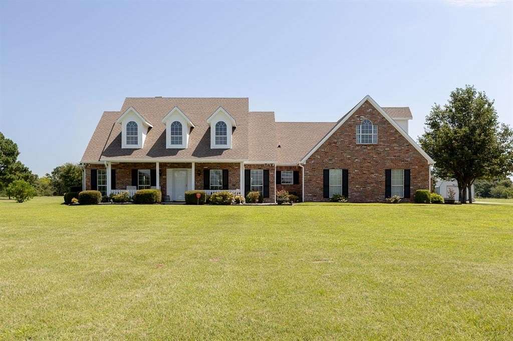 2.11 Acres of Residential Land with Home for Sale in Terrell, Texas