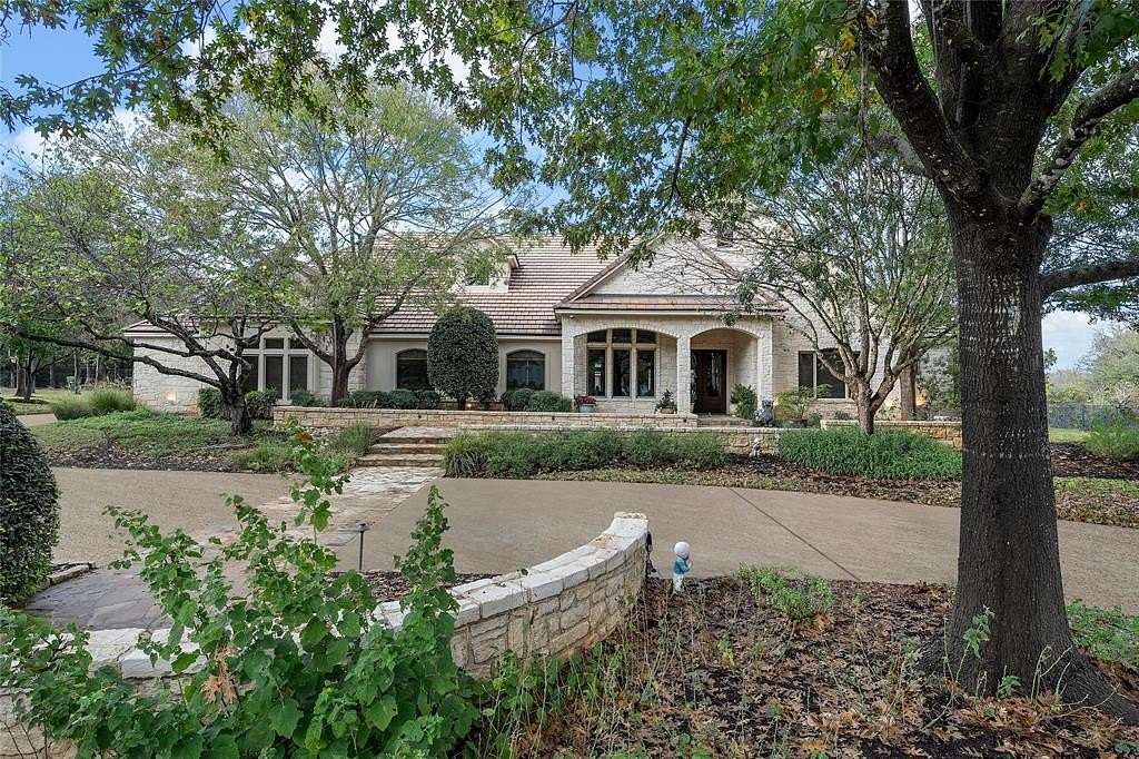 1.89 Acres of Residential Land with Home for Sale in McGregor, Texas