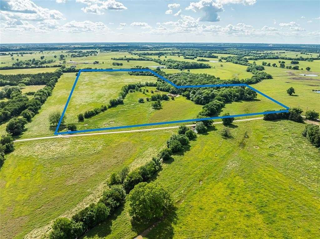 33 Acres of Recreational Land for Sale in Paris, Texas