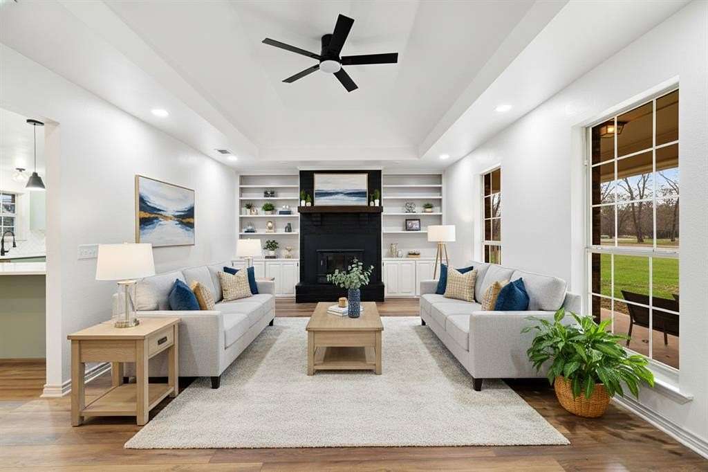 10.4 Acres of Land with Home for Sale in Paris, Texas