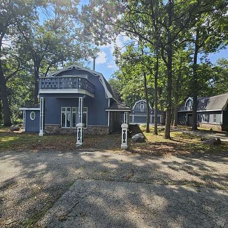 8 Acres of Residential Land with Home for Sale in Woodstock, Illinois