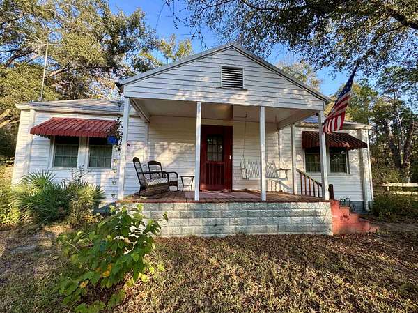 3 Acres of Residential Land with Home for Sale in Tallahassee, Florida