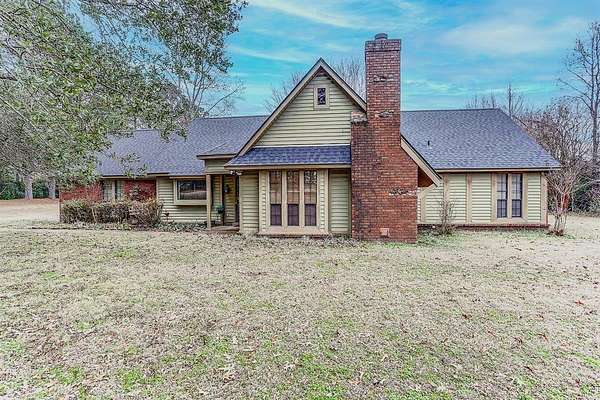 4 Acres of Residential Land with Home for Sale in Collierville, Tennessee