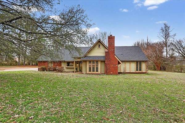 4 Acres of Land with Home for Sale in Collierville, Tennessee