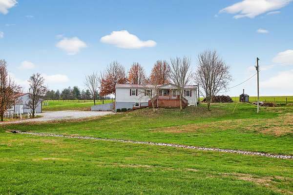 4.65 Acres of Residential Land with Home for Sale in Harrodsburg, Kentucky