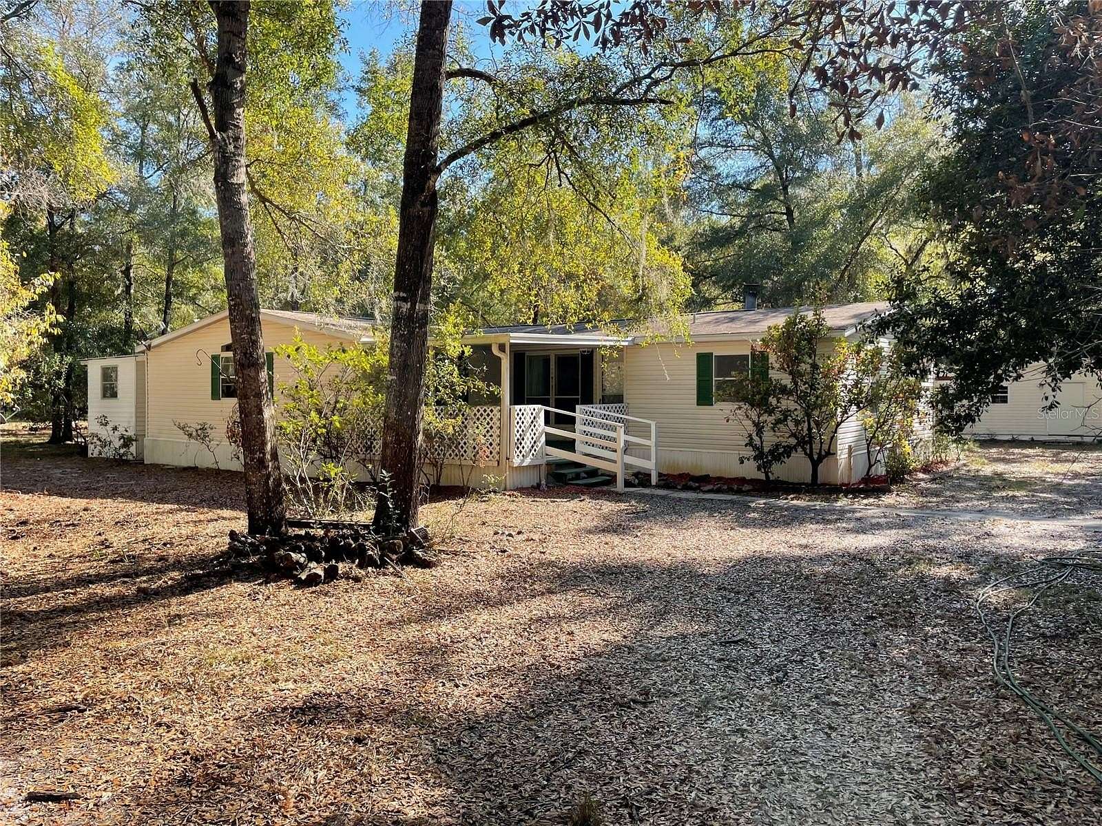 3 Acres of Residential Land with Home for Sale in Fort McCoy, Florida