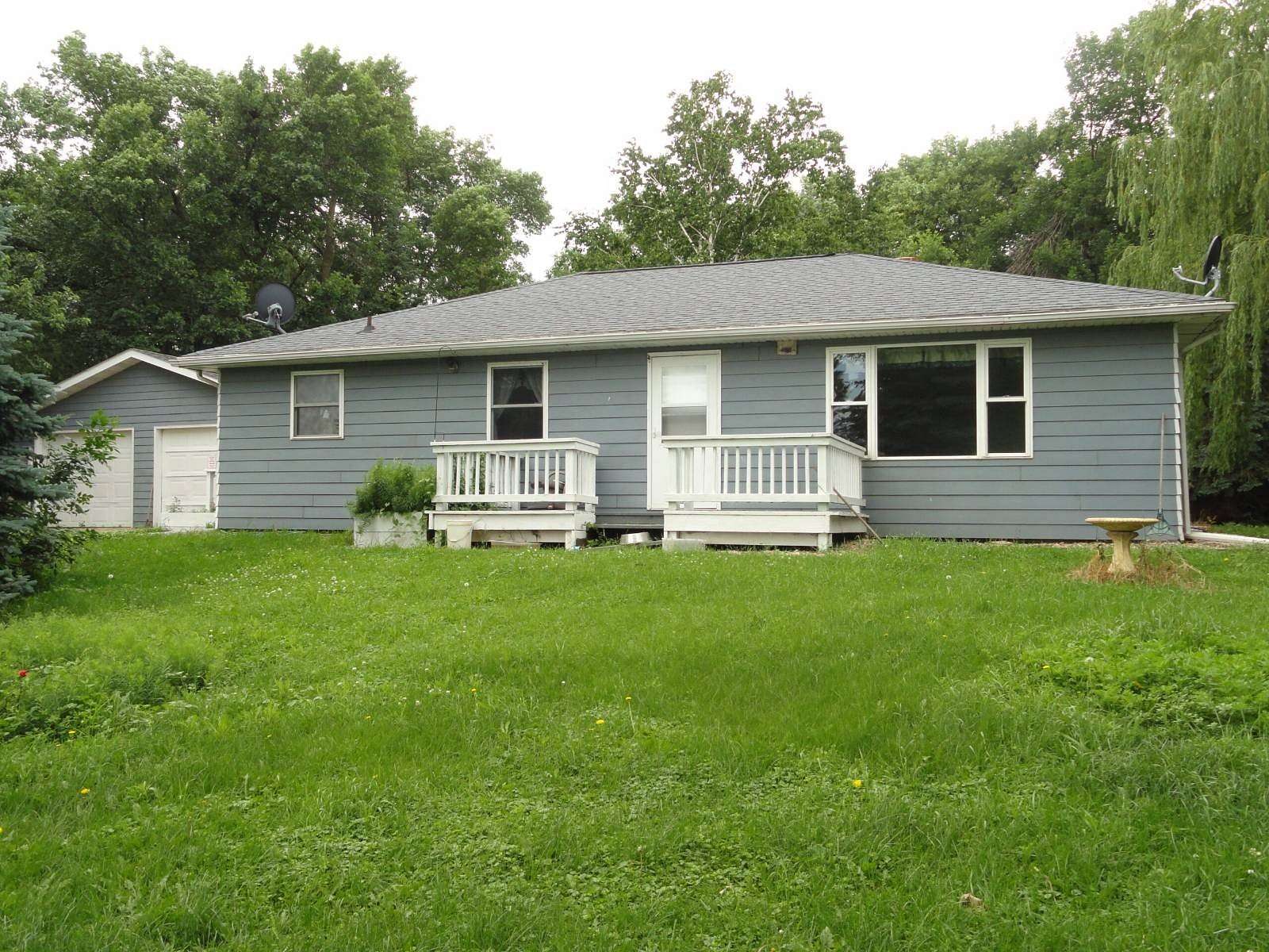 4.28 Acres of Residential Land with Home for Sale in Pipestone, Minnesota