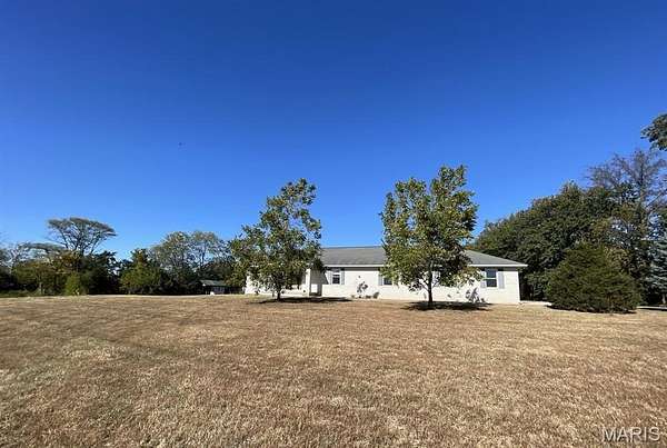 4.38 Acres of Residential Land with Home for Sale in Carlyle, Illinois