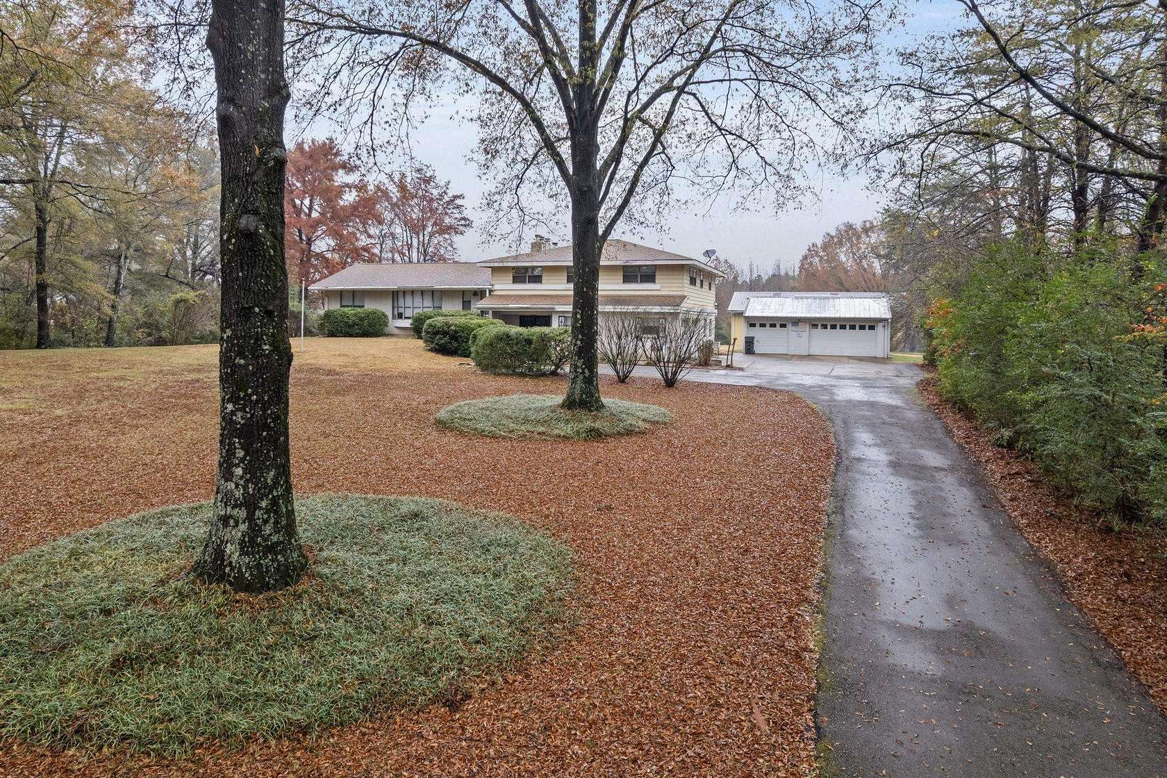 4 Acres of Residential Land with Home for Sale in Bartlett, Tennessee