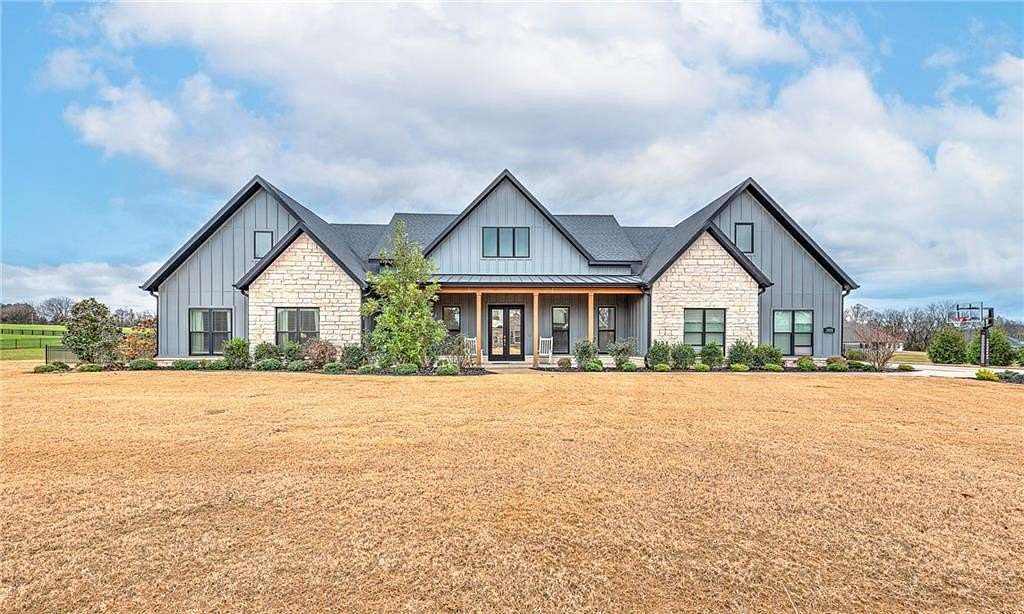 2 Acres of Residential Land with Home for Sale in Fayetteville, Arkansas