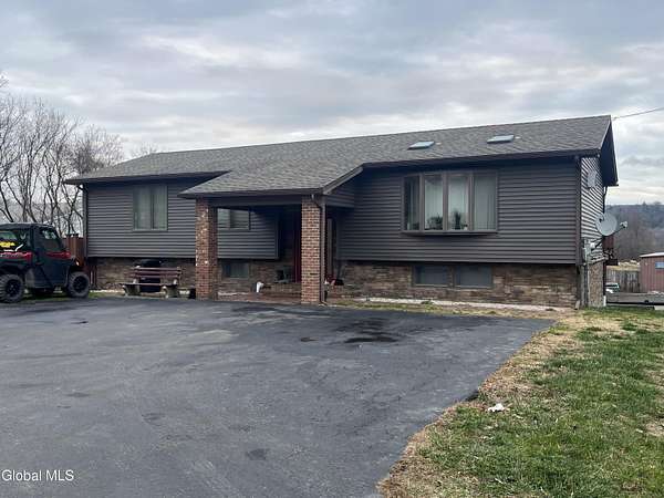 2.9 Acres of Improved Mixed-Use Land for Sale in Hillsdale, New York