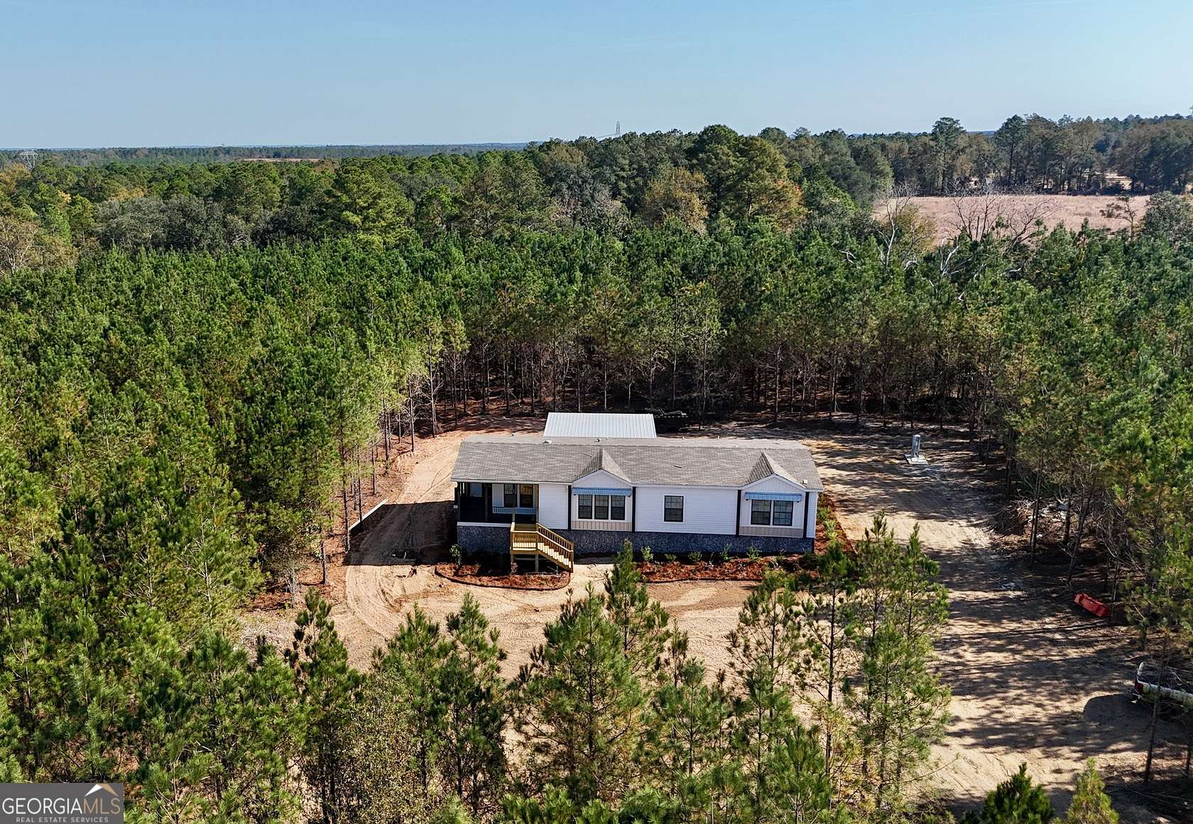 2 Acres of Residential Land with Home for Sale in Baxley, Georgia