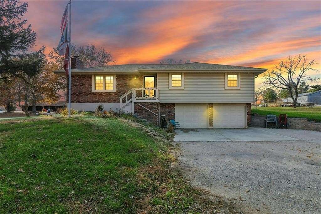 2.37 Acres of Residential Land with Home for Sale in Oak Grove, Missouri