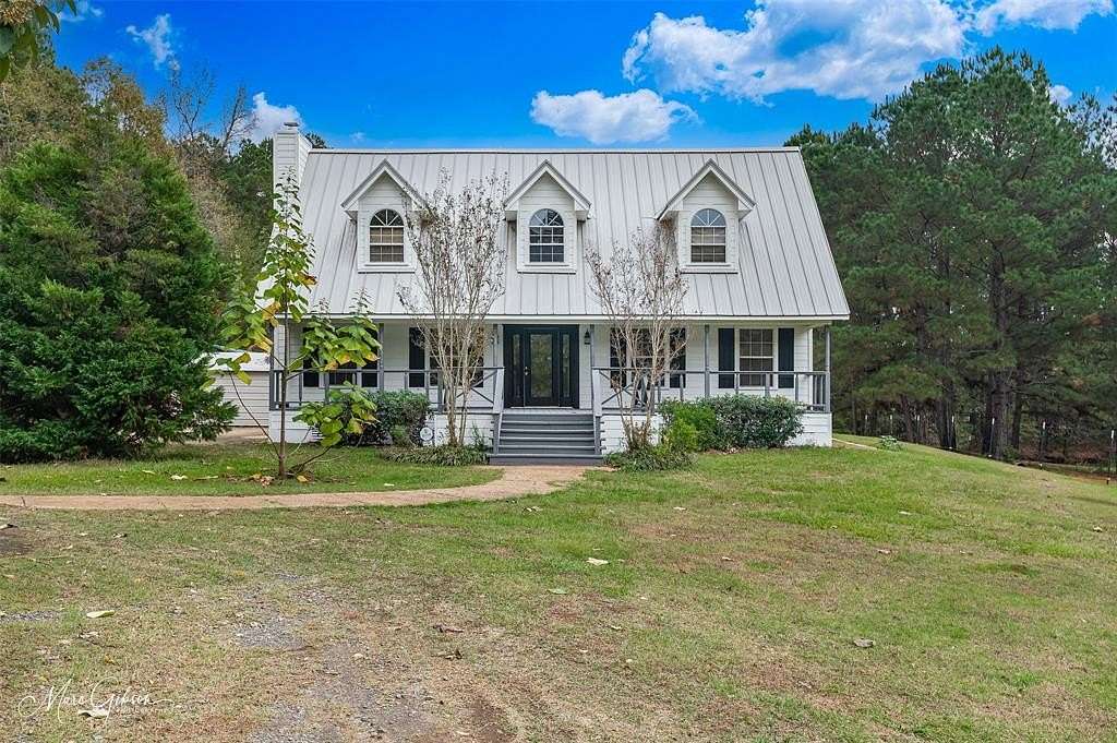 2.5 Acres of Residential Land with Home for Sale in Benton, Louisiana