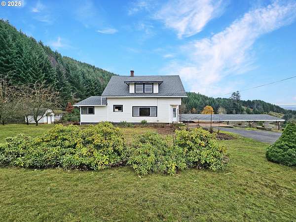 5 Acres of Land with Home for Sale in Scappoose, Oregon