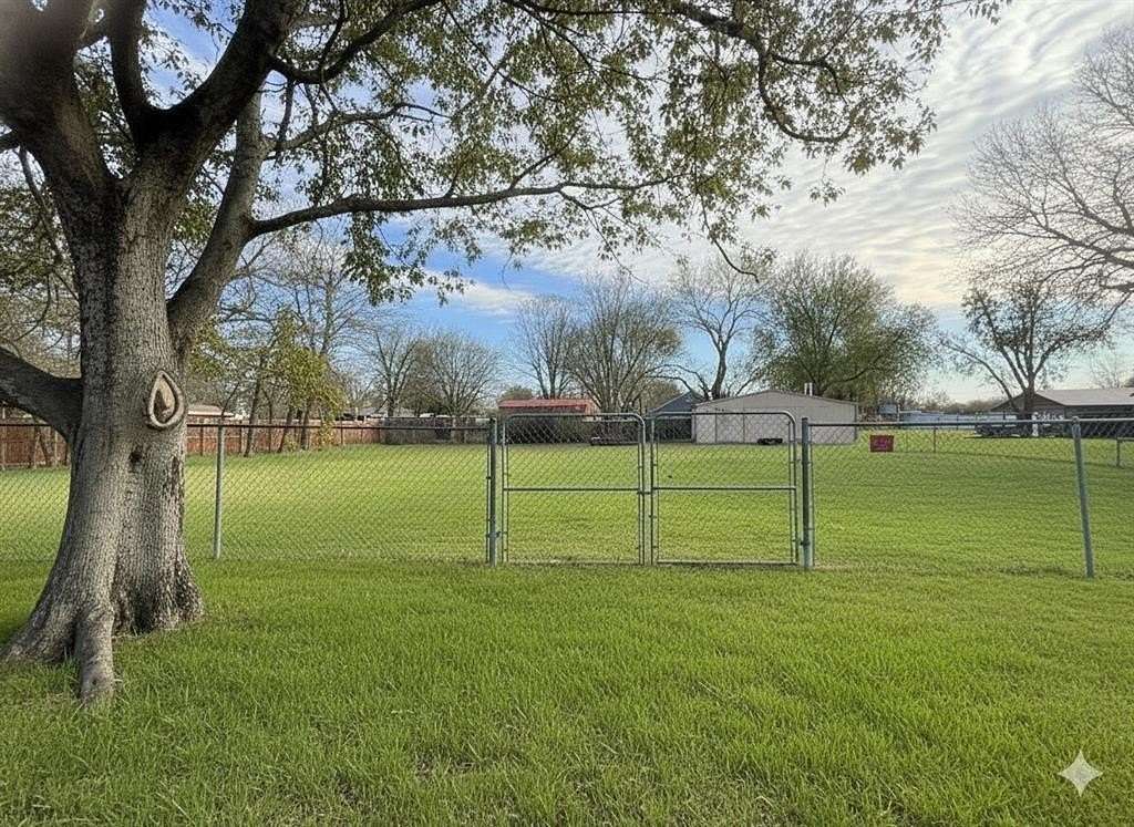 0.35 Acres of Residential Land for Sale in Cleburne, Texas