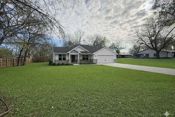 0.35 Acres of Residential Land for Sale in Cleburne, Texas