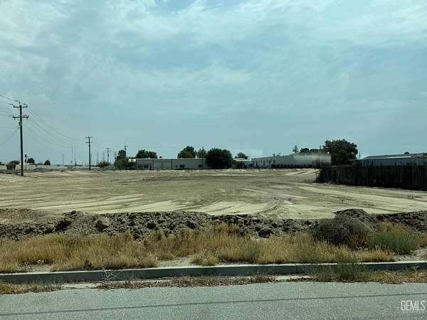 2.2 Acres of Improved Commercial Land for Sale in Bakersfield, California