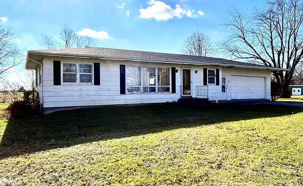 2.26 Acres of Residential Land with Home for Sale in Humeston, Iowa