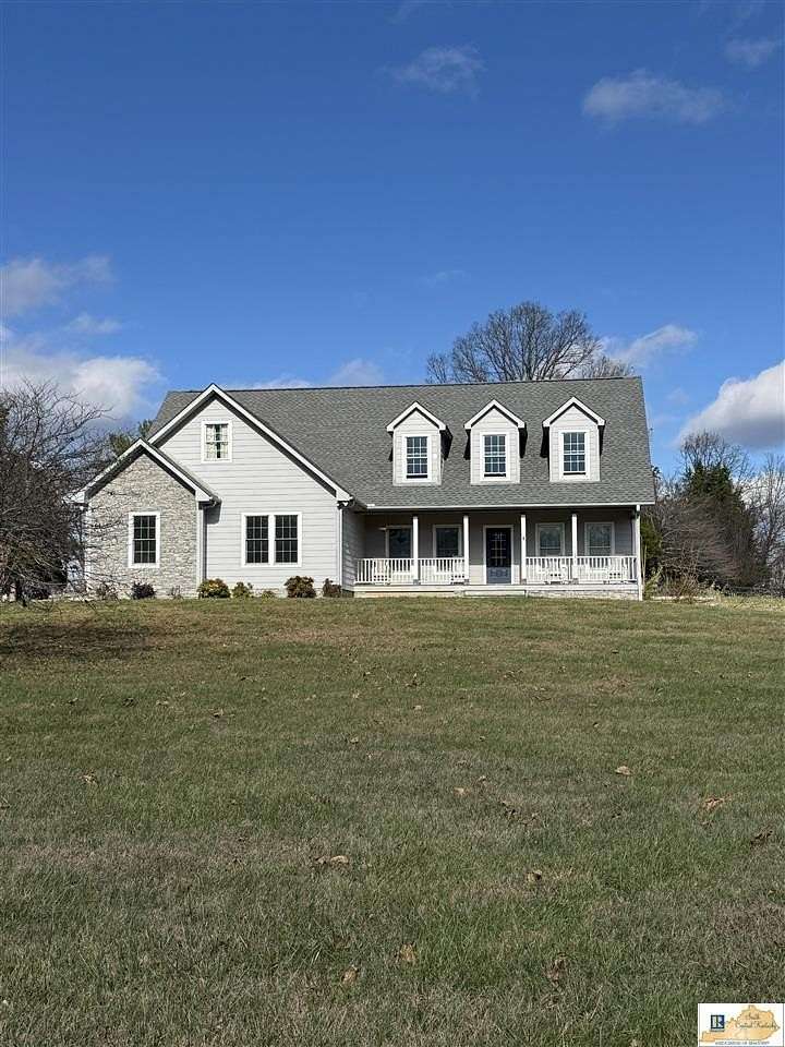 5.3 Acres of Residential Land with Home for Sale in Cave City, Kentucky