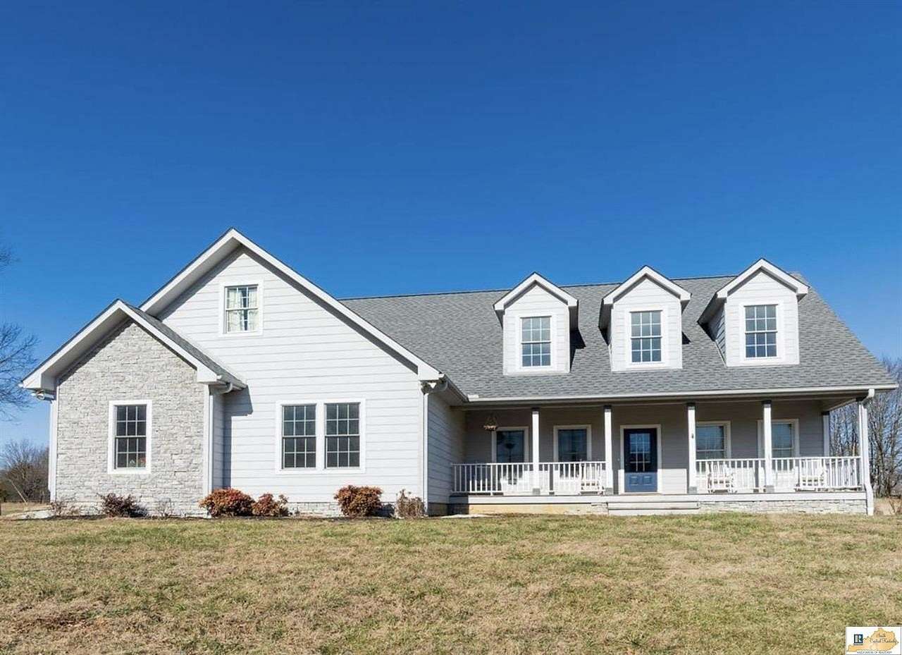 5.3 Acres of Land with Home for Sale in Cave City, Kentucky