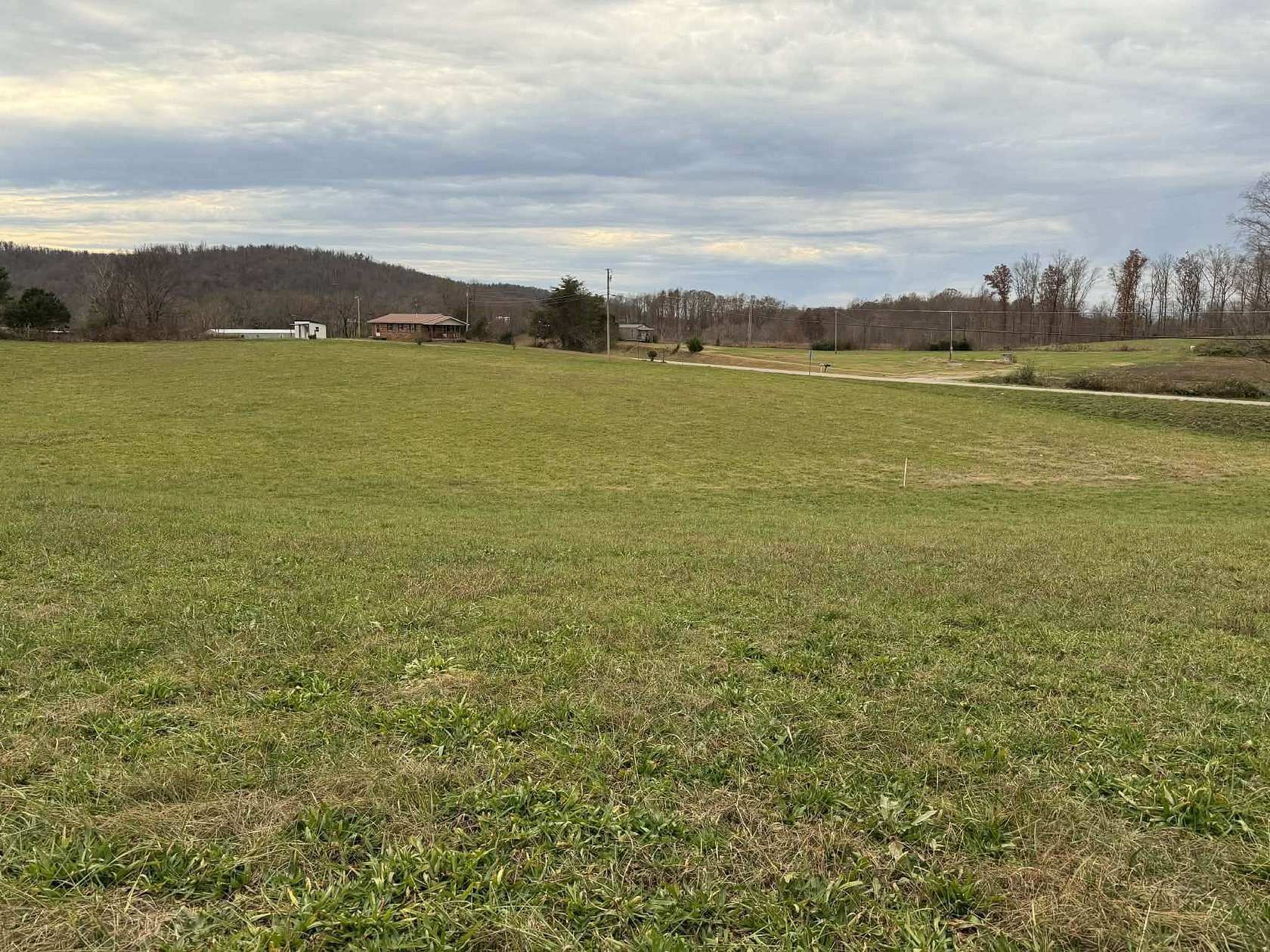 1 Acre of Land for Sale in Albany, Kentucky