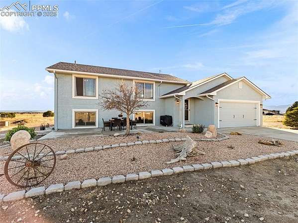 2.84 Acres of Residential Land with Home for Sale in Penrose, Colorado