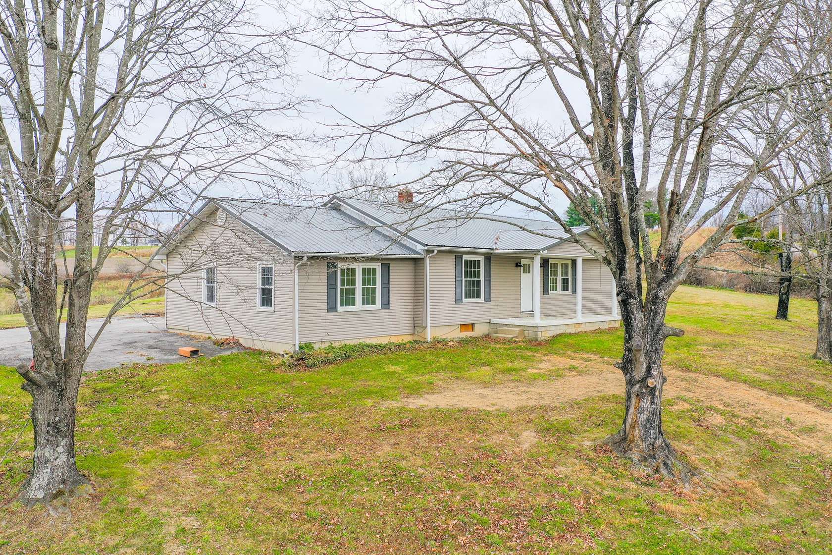 6.69 Acres of Land with Home for Sale in McKee, Kentucky