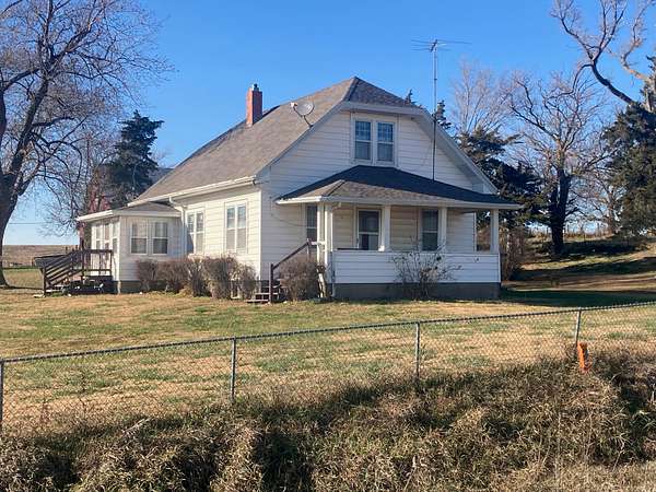 2.7 Acres of Residential Land with Home for Sale in Henderson, Iowa