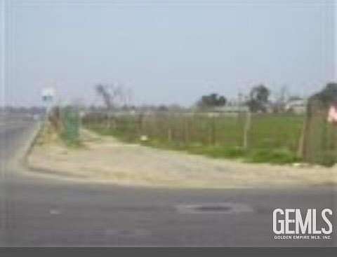 13 Acres of Commercial Land for Sale in Bakersfield, California