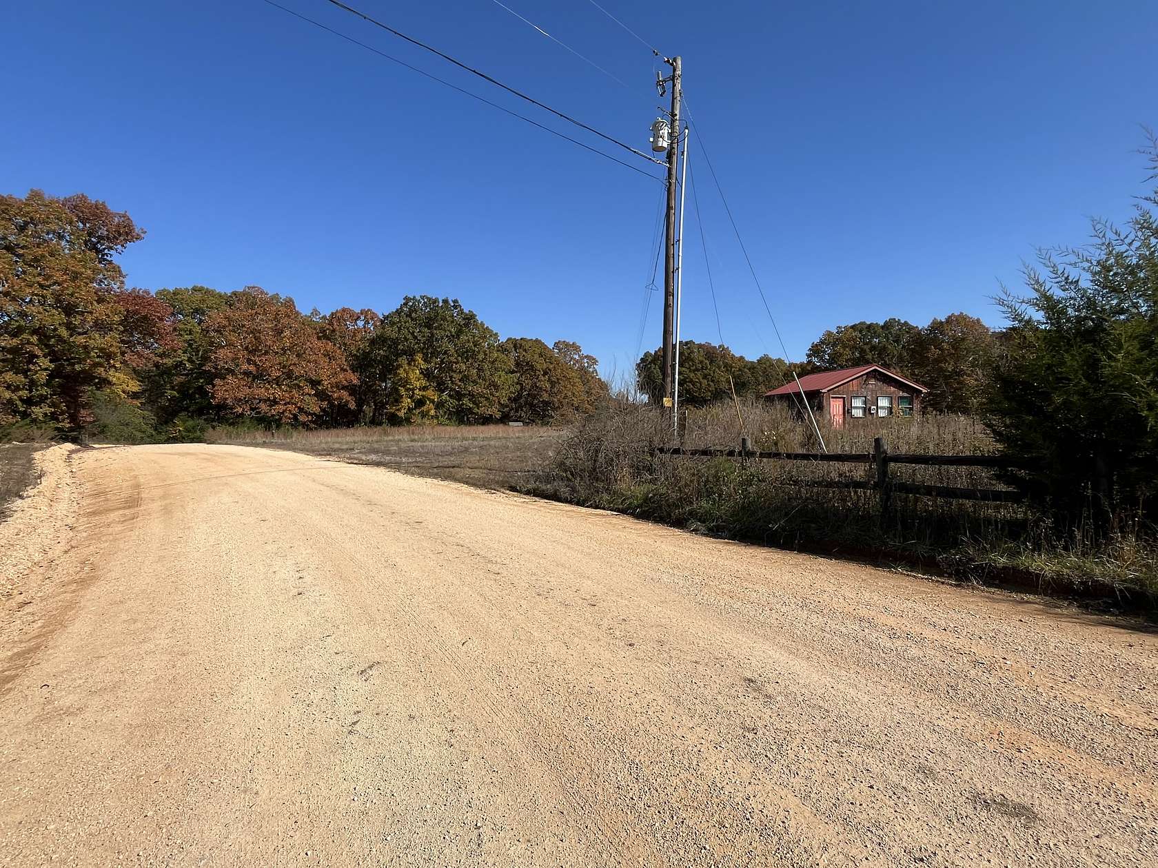 185 Acres of Land for Sale in Centerville, Tennessee