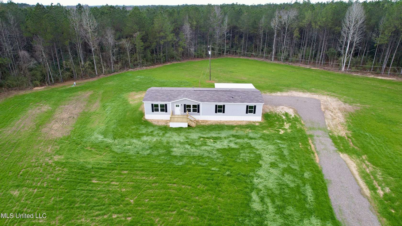 2 Acres of Residential Land with Home for Sale in Bogue Chitto, Mississippi