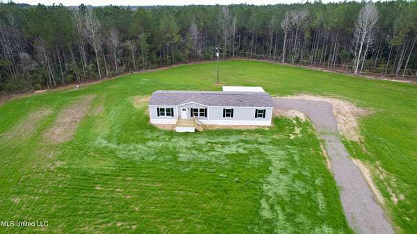 2 Acres of Residential Land with Home for Sale in Bogue Chitto, Mississippi