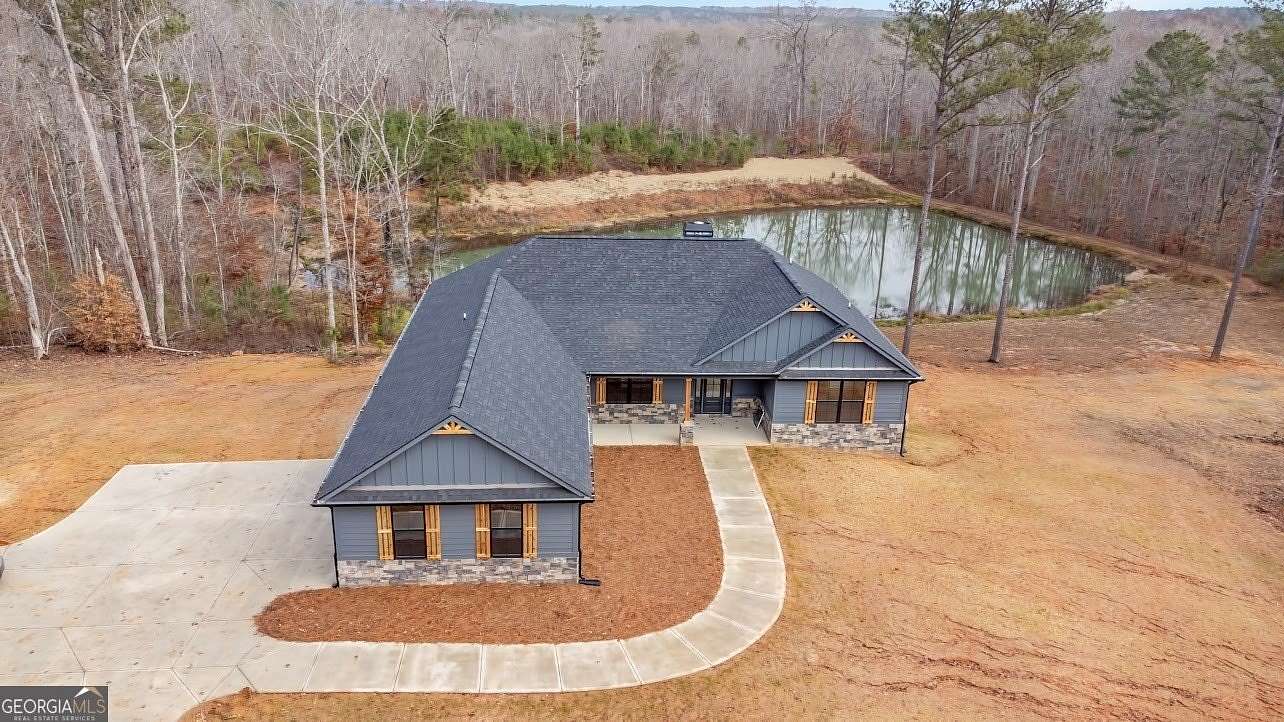 13.6 Acres of Land with Home for Sale in Bremen, Georgia