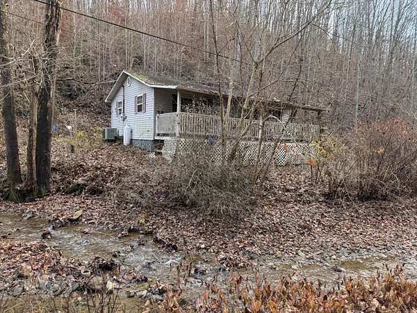 14 Acres of Land with Home for Sale in Beattyville, Kentucky