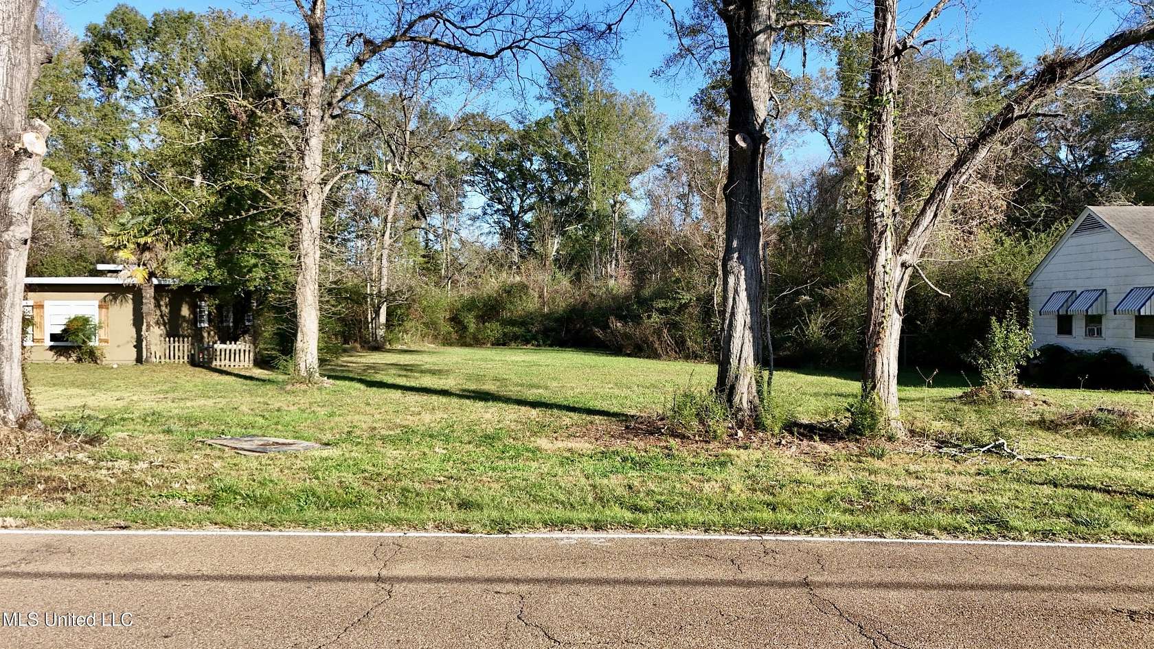 1.22 Acres of Mixed-Use Land for Sale in Clinton, Mississippi