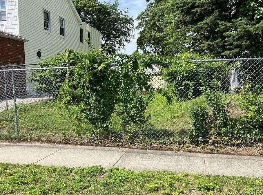 0.12 Acres of Land for Sale in Hollis, New York