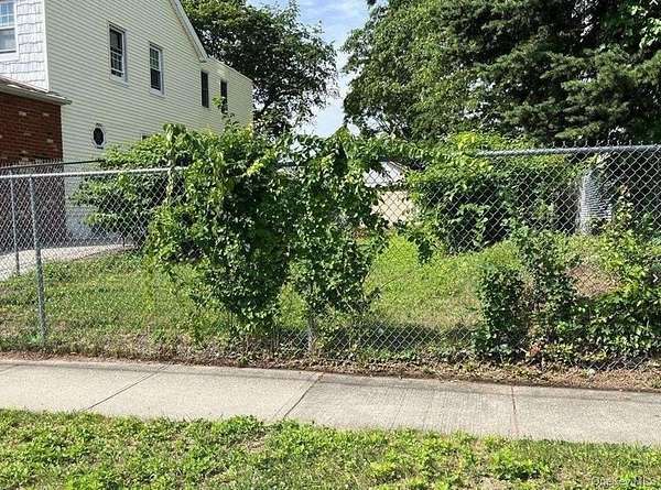 0.12 Acres of Land for Sale in Hollis, New York