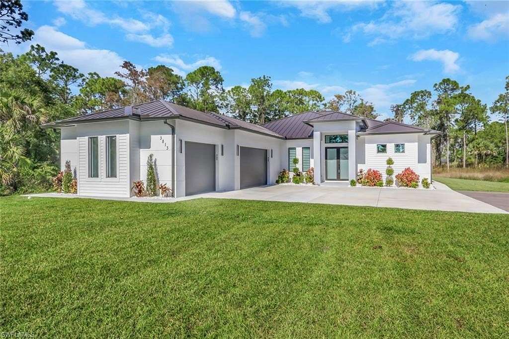 2.5 Acres of Residential Land with Home for Sale in Naples, Florida