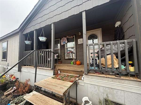 3.27 Acres of Residential Land with Home for Sale in Guthrie, Oklahoma