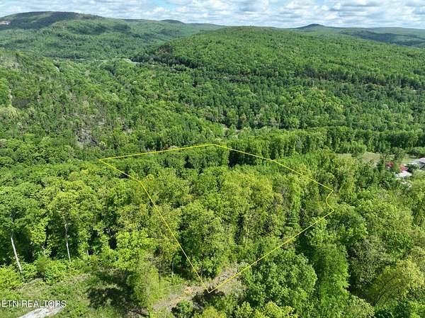 5 Acres of Residential Land for Sale in Crab Orchard, Tennessee