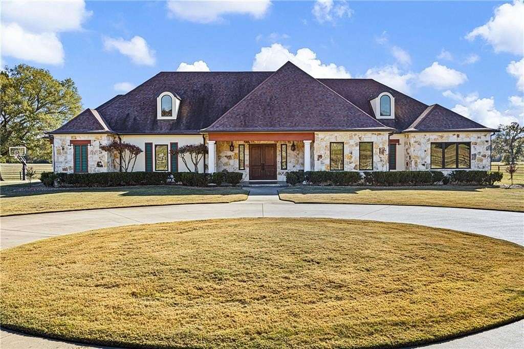 69.5 Acres of Land with Home for Sale in Russellville, Arkansas