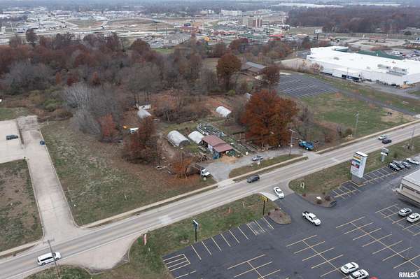 4 Acres of Commercial Land for Sale in Mount Vernon, Illinois