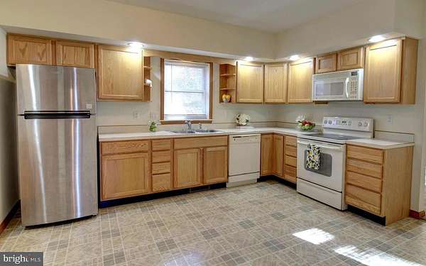 5 Acres of Residential Land with Home for Sale in Linden, Virginia